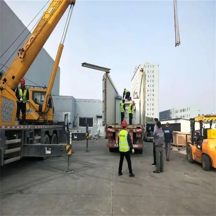 市中如何找到附近的吊车救援服务